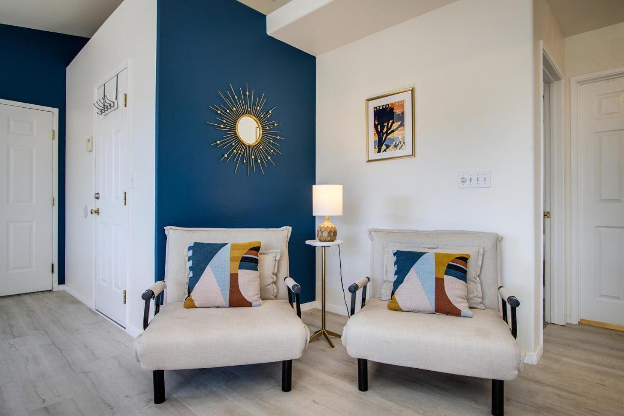 Sapphire Haven + Casita! Pool + Spa + Movie Theatre + 10 Min To Monument! 조슈아 트리 외부 사진