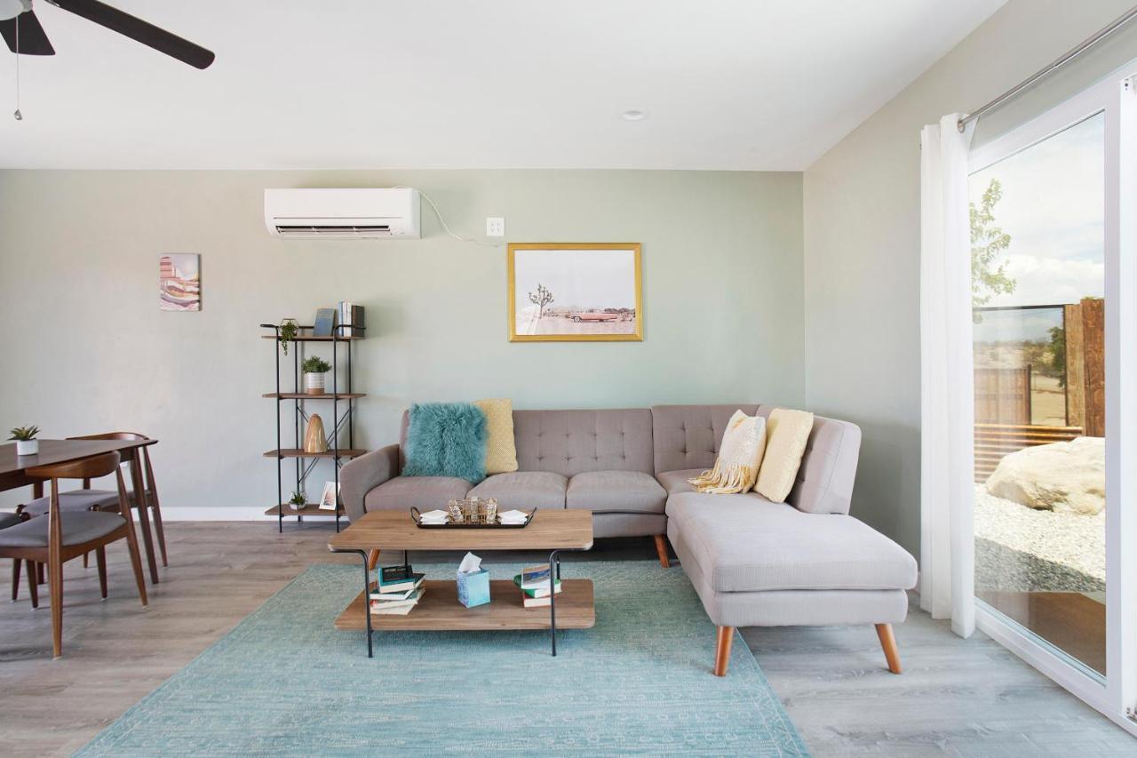 Sapphire Haven + Casita! Pool + Spa + Movie Theatre + 10 Min To Monument! 조슈아 트리 외부 사진